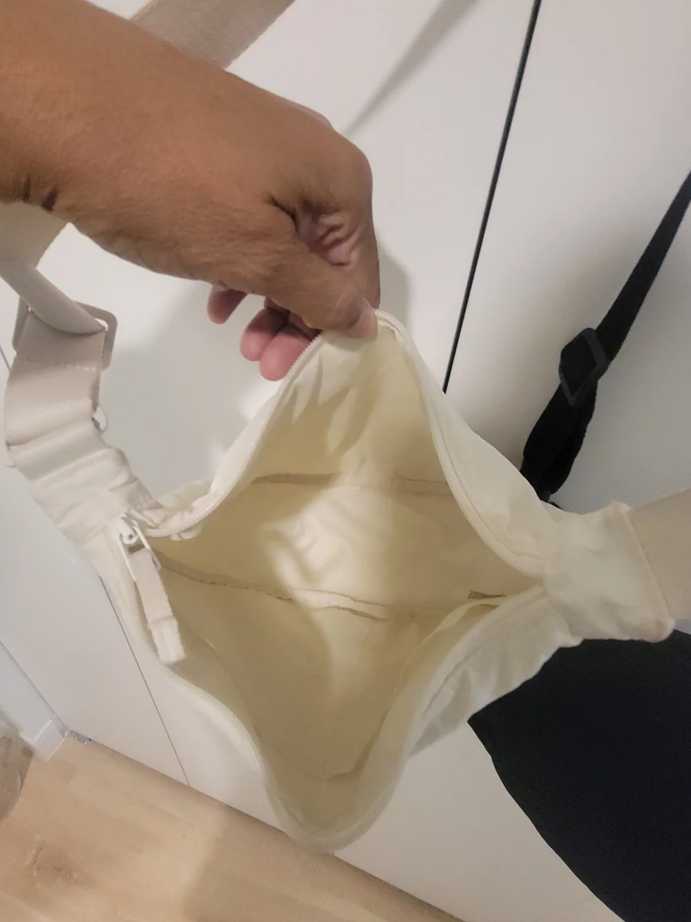 Uniqlo (2) Crescent Crossbody Bags 1 Cream, 1 Black 1 Price!
